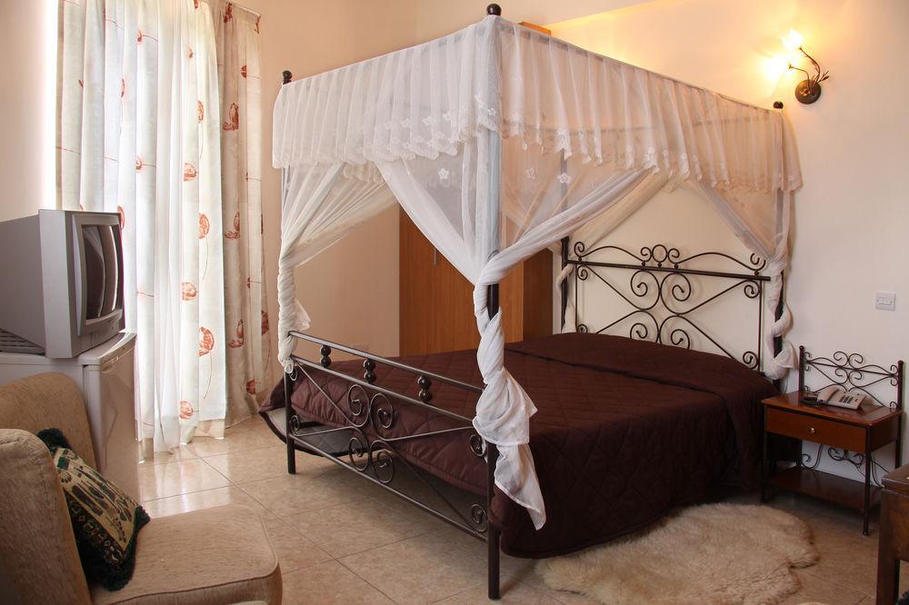 Crown Inn Hotel Nicosia Buitenkant foto